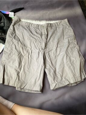 Weekenders Men's Flat-Front Light Gray Shorts